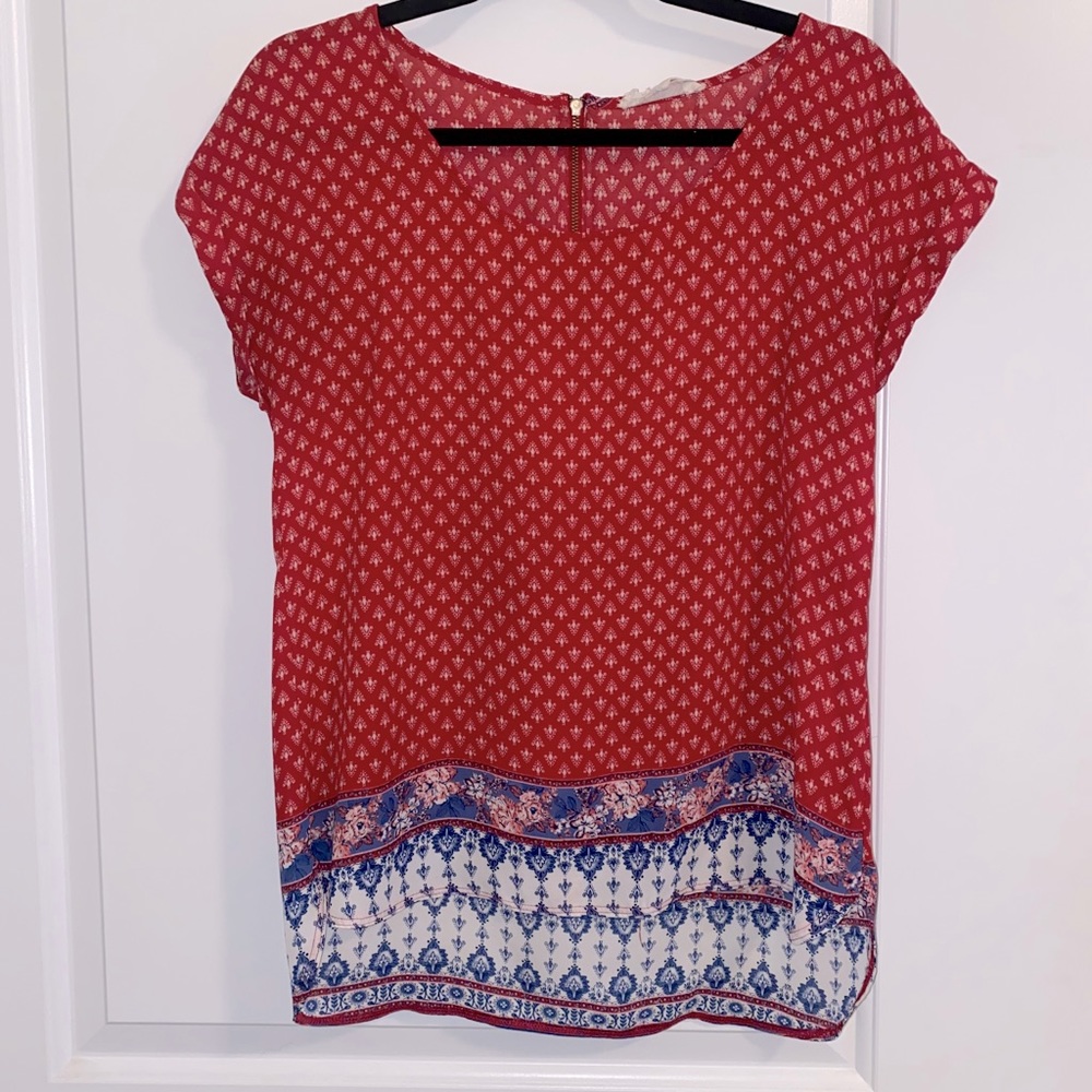 Patterned short sleeve top